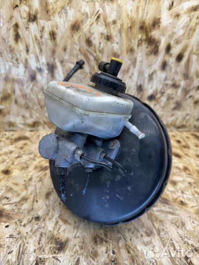 Вакумный усилитель тормозов Renault Logan 1