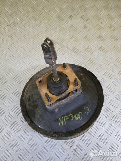 Вакуумный усилитель тормозов Nissan Np300