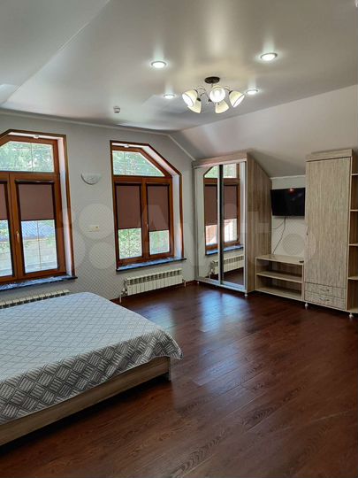 Дом 160 м² на участке 4 сот.