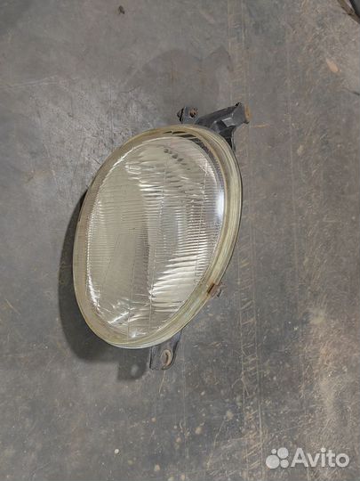 Фара передняя правая Toyota corolla