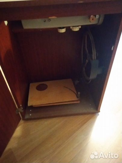 Продам швейную машинку Подольск 142