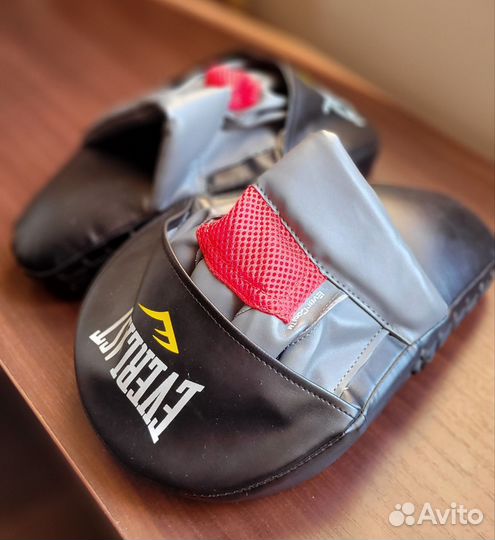 Лапы тренировочные Everlast