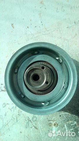 На пассат, ауди. Ролик натяжителя