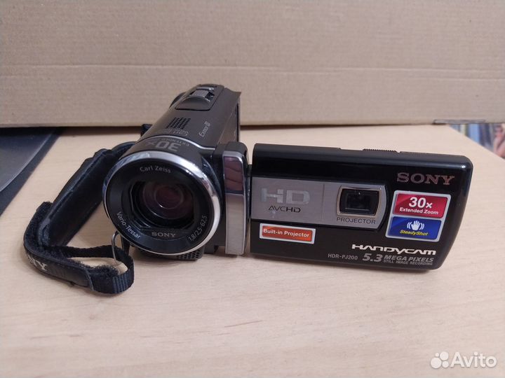 Видеокамера Sony HDR-PJ200E