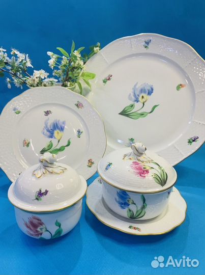 Блюдо и тарелка с тюльпанами венгерский фарфор