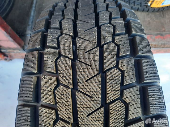 Yokohama Ice Guard G075 235/65 R17