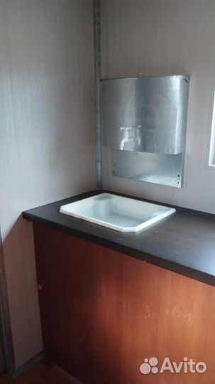 Жилой вагончик на санях