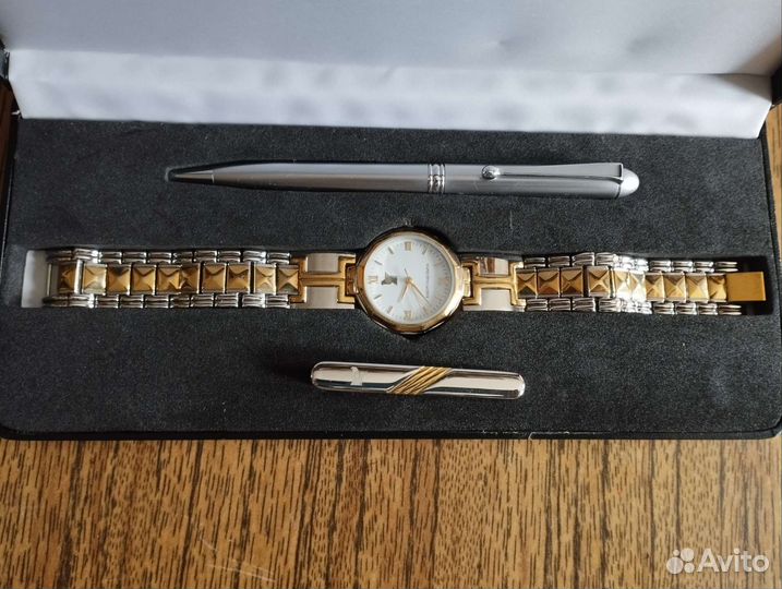 Мужской набор. Часы, зажим для галстука, ручка нов