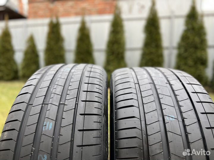 Pirelli P Zero PZ4 275/45 R21 и 315/40 R21 107Y