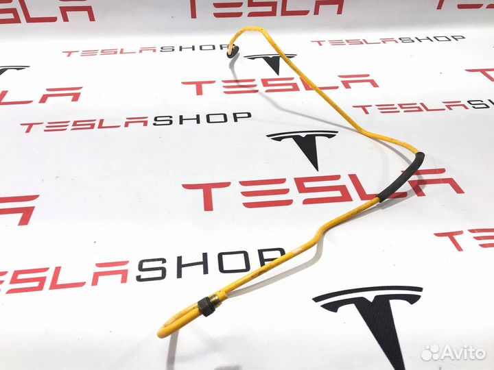 Пневмопровод Tesla Model S 2015 1005904-00-B