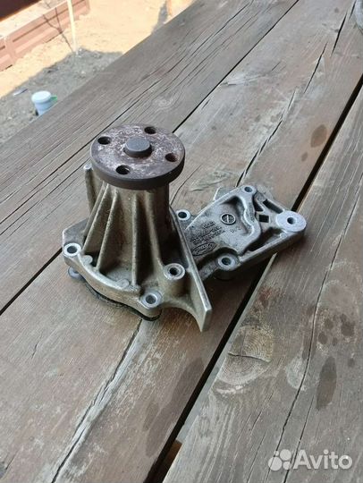 Помпа Ford Focus 1,6