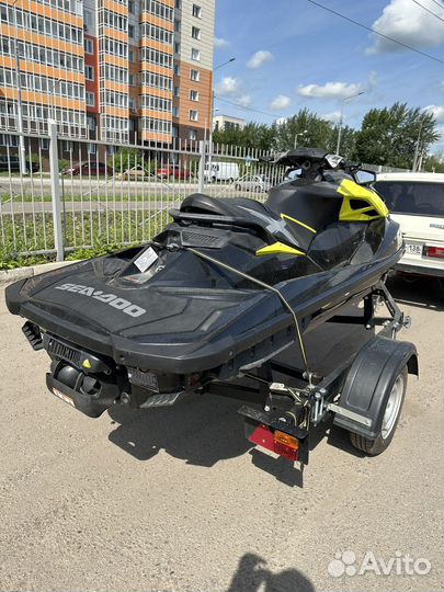 Продам гидроцикл BRP 260RXP