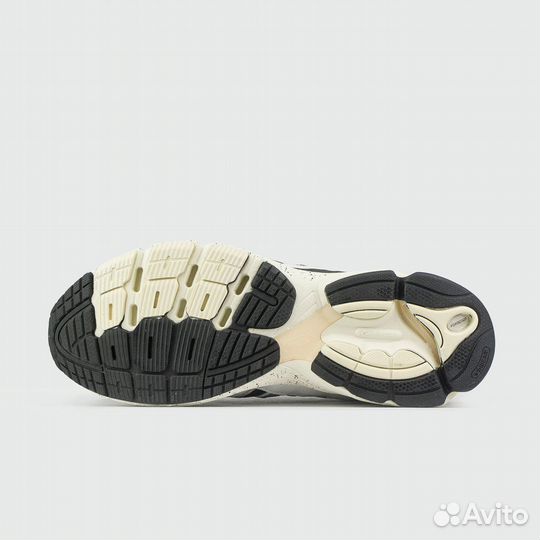 Кроссовки Adidas Supernova Cushion 7 Black / White