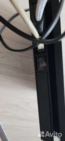 PlayStation 4 Slim (cuh-2008a)