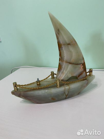 Кораблик из оникса