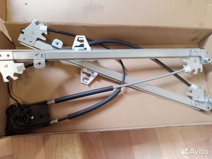 Левый передний (водительс) Стеклоподъемник megane