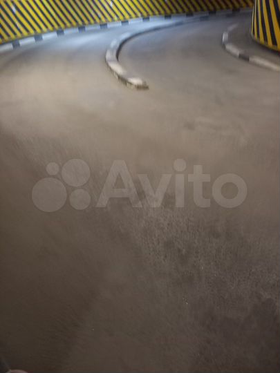 Машиноместо, 14 м²