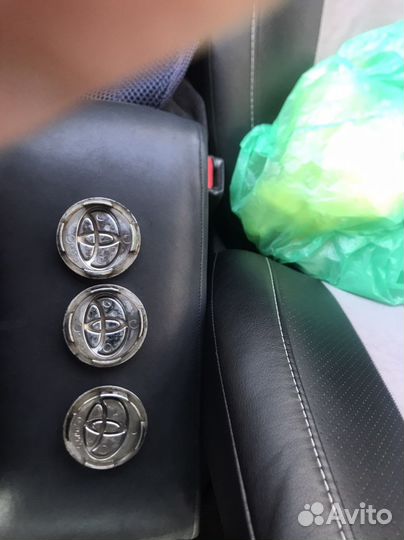 Колпачки на литые диски Тойота оригинальные