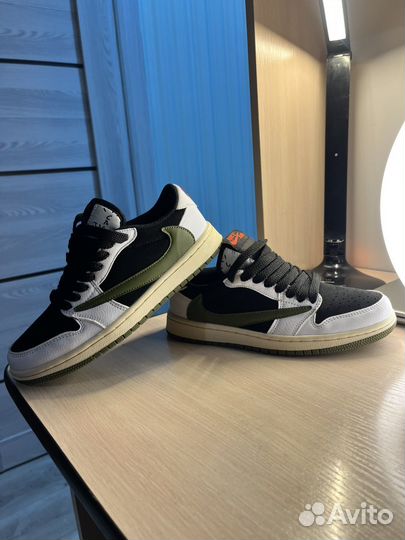 Кросовки Jordan 1 Low Travis Scott Olive