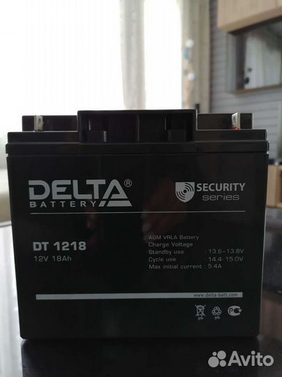 Аккумуляторная батарея Delta DT 1218 (12V / 18Ah)