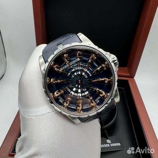 Часы roger dubuis