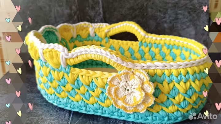 Вязаная люлька для куклы