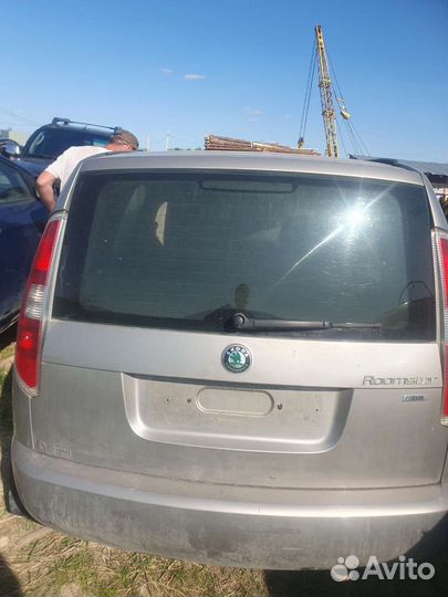 Крышка багажника skoda roomster всборе
