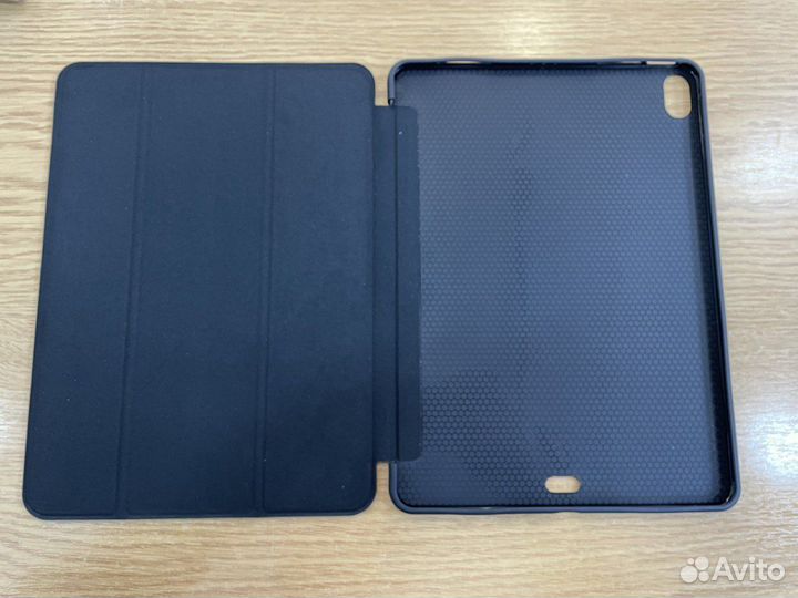Чехол iPad Air 4 10,9’ (2020) черный