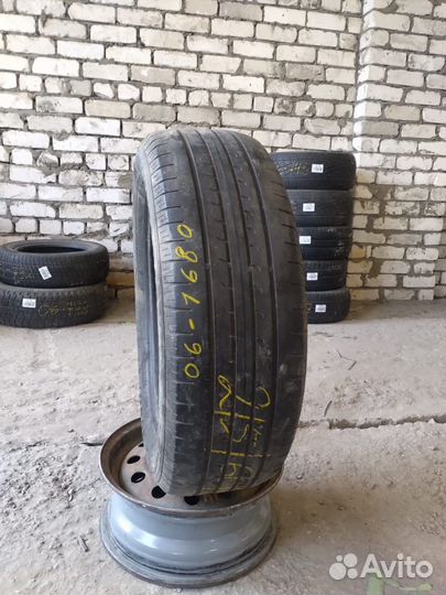 Goodyear EfficientGrip 215/60 R17