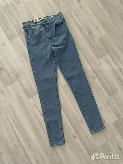 Джинсы Levis