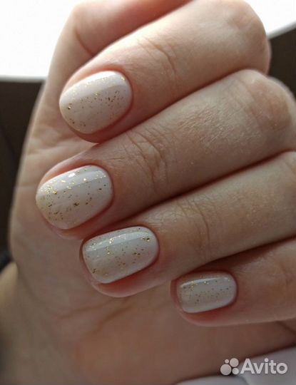 Маникюр с покрытием гель-лаком