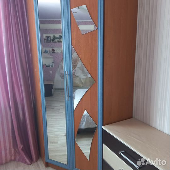 Шкаф угловой