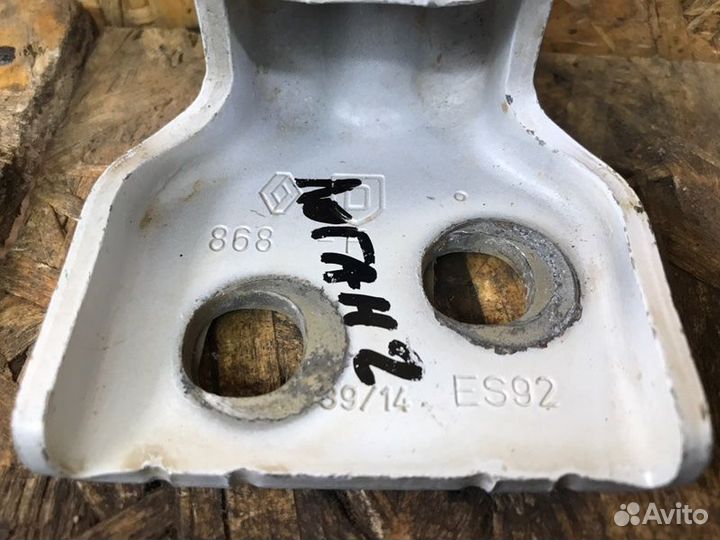 Петля двери передняя правая Renault Logan 2 седан