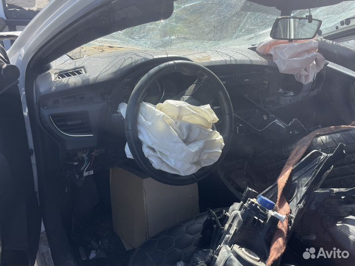 Разбор Toyota Corolla 180