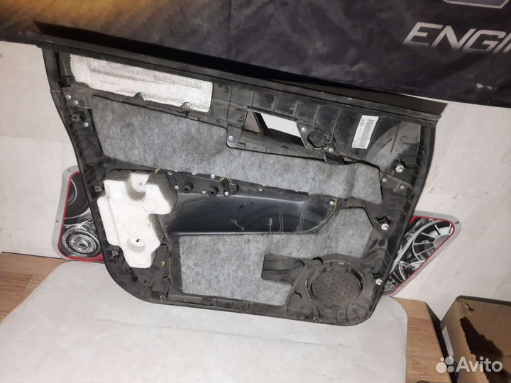 Обшивки передних дверей R и L Opel Antara