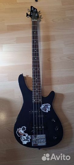 Бас гитара Maxtone Traditional