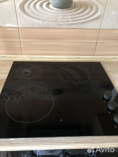 Варочная панель, раковина, кран, столешница