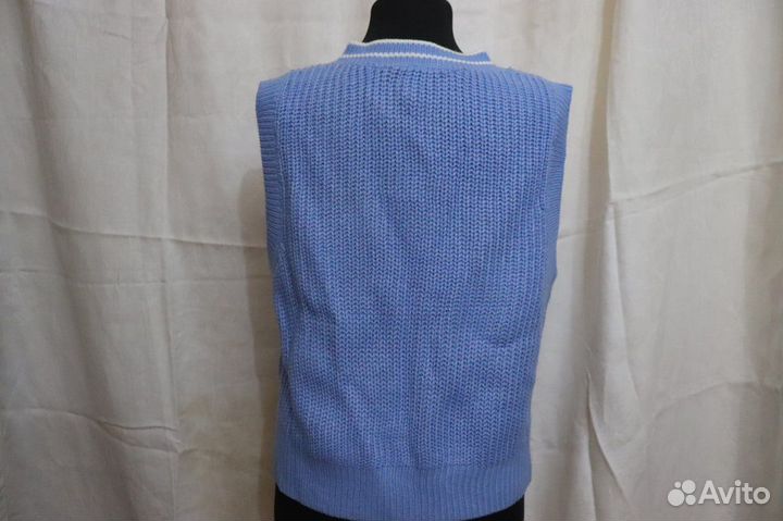 Вязаная жилетка женская голубая 46