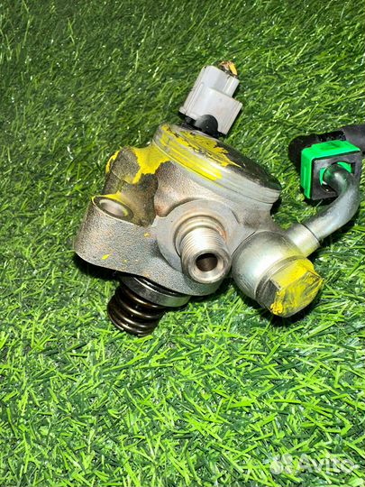 Топливный насос Mazda Axela