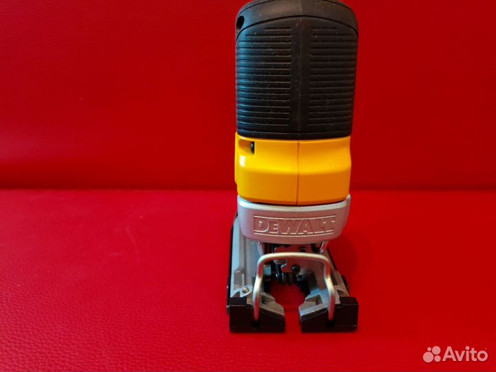 Лобзик DeWalt DCS334