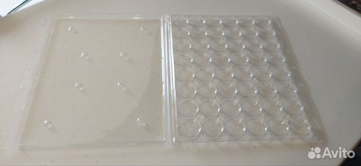 Различные аксессуары для монет