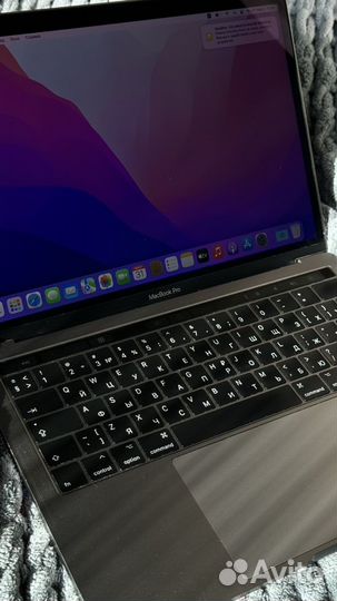 Macbook Pro 13-inch 2017 4 thunderbolt touchbar