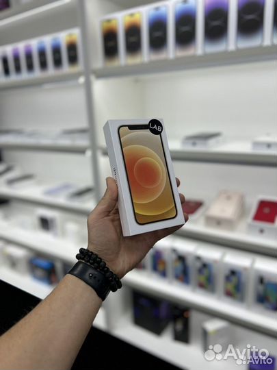iPhone 12, 64 ГБ