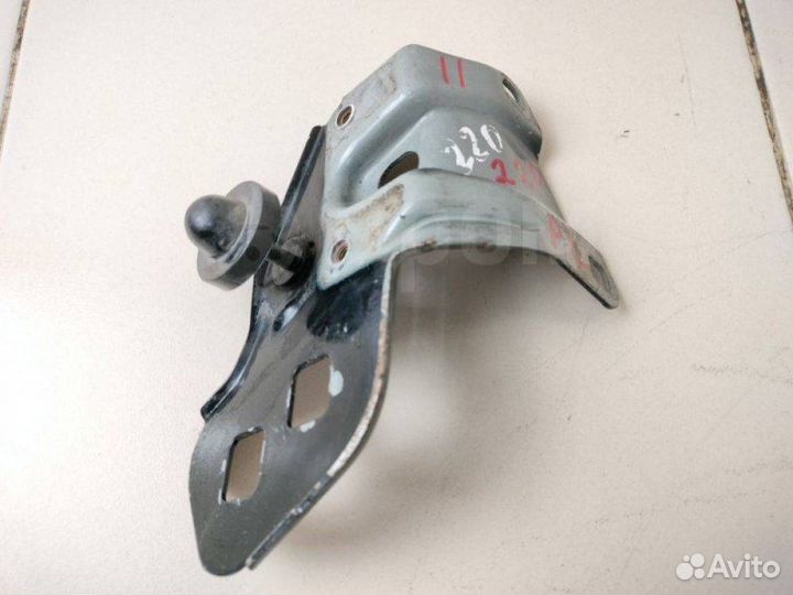 Крепление фары переднее левое Mercedes S W220