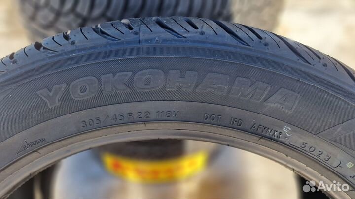 Yokohama Parada Spec-X PA02 305/45 R22 118V