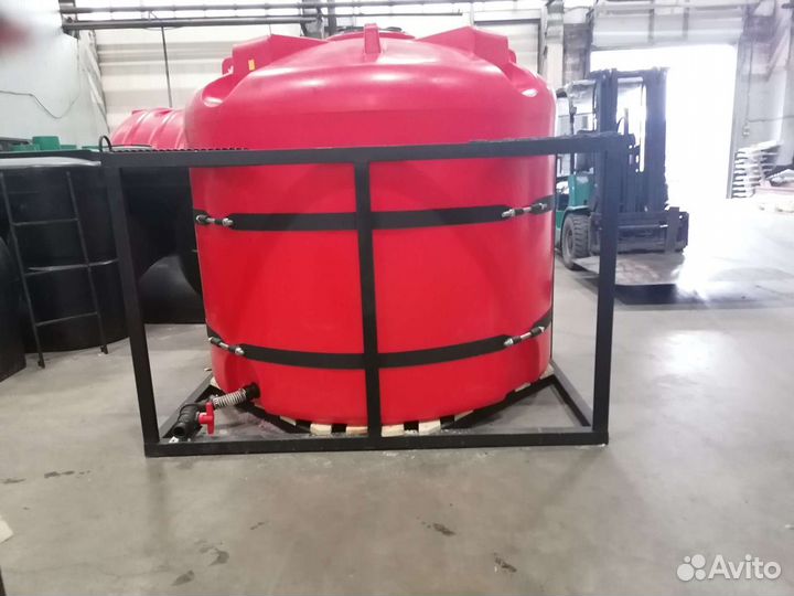 Емкость пластиковая для аграриев