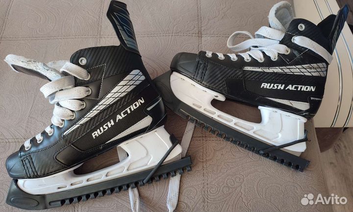 Коньки хоккейные