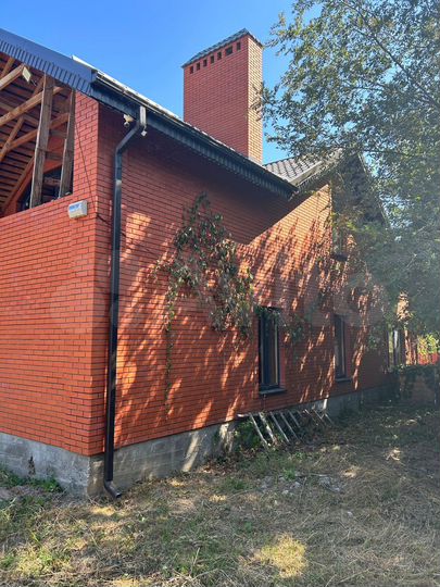 Дом 240 м² на участке 9 сот.