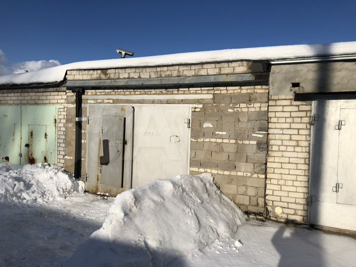 Гараж, > 30 м²