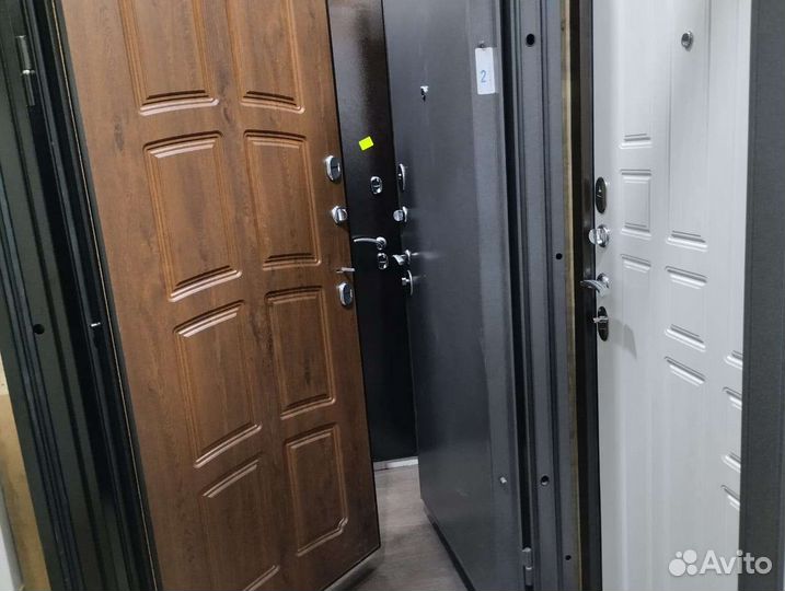 Дверь входная. Межкомнатная. Склад